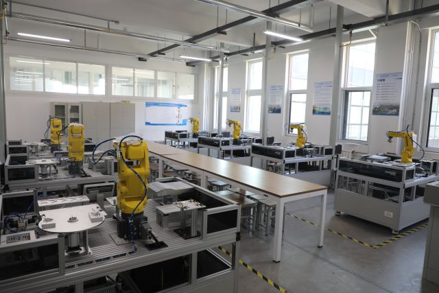 工业机器人综合实训中心