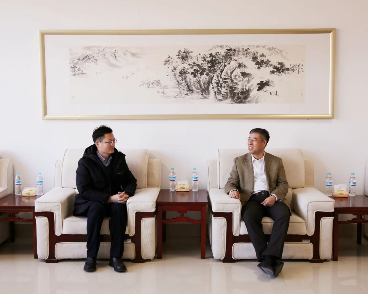 王际仓对段亚锋一行表示欢迎 王际仓对段亚锋一行表示欢迎